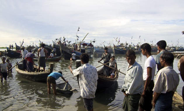 IDPs access the sea